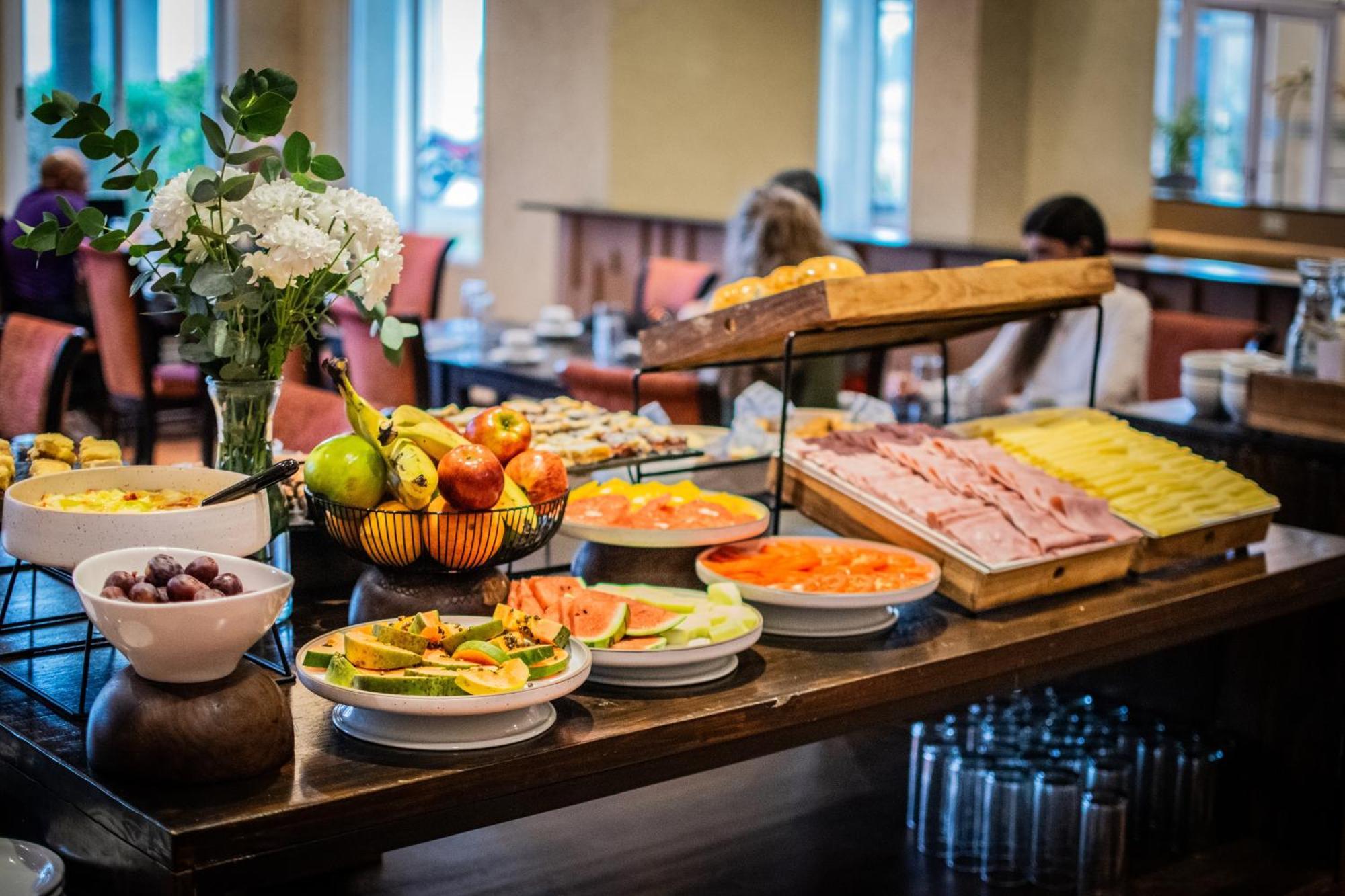 Wyndham Garden Campana酒店 外观 照片
