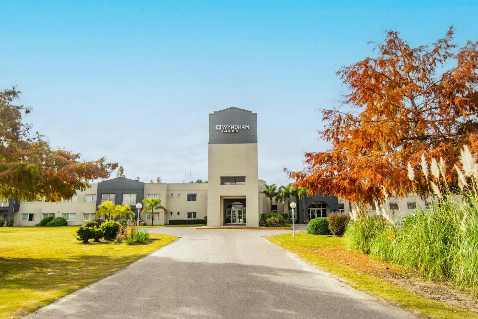 Wyndham Garden Campana酒店 外观 照片