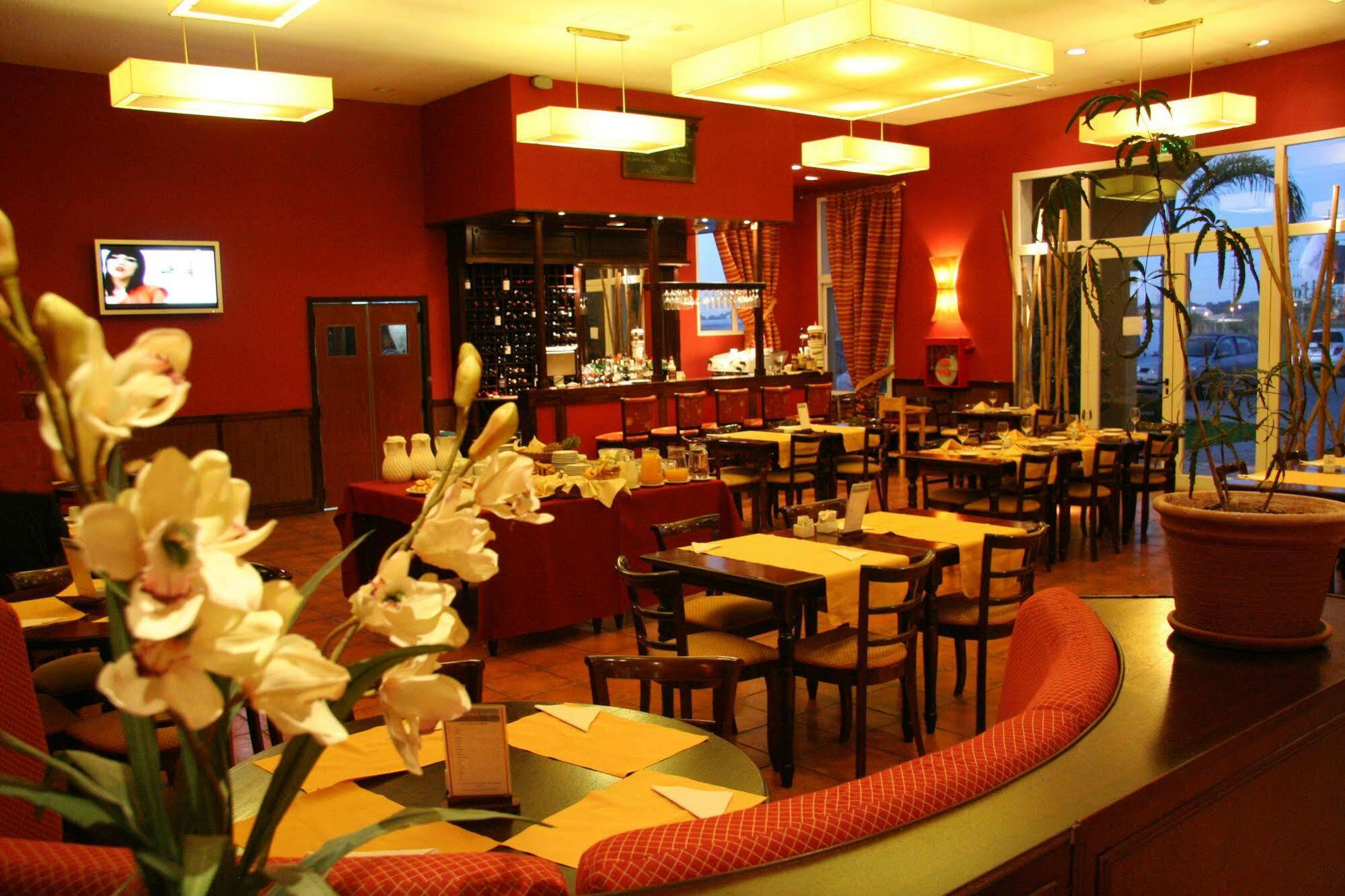 Wyndham Garden Campana酒店 外观 照片